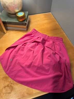 Lululemon Hotty Hot High-Rise Skirt in Sonic Pink Size 4 w Built-In Shorts